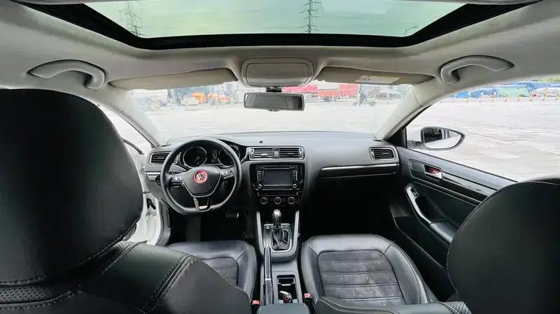 2015 Volkswagen Sagitar 280TSI Automatic Flagship Edition — миниатюра 9