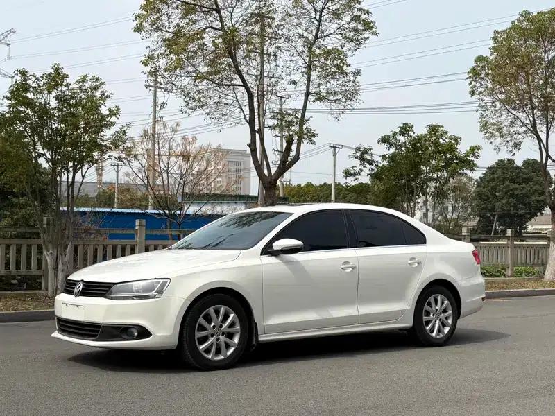 2012 Volkswagen Sagitar 1.6L Automatic Comfort Model — миниатюра 1