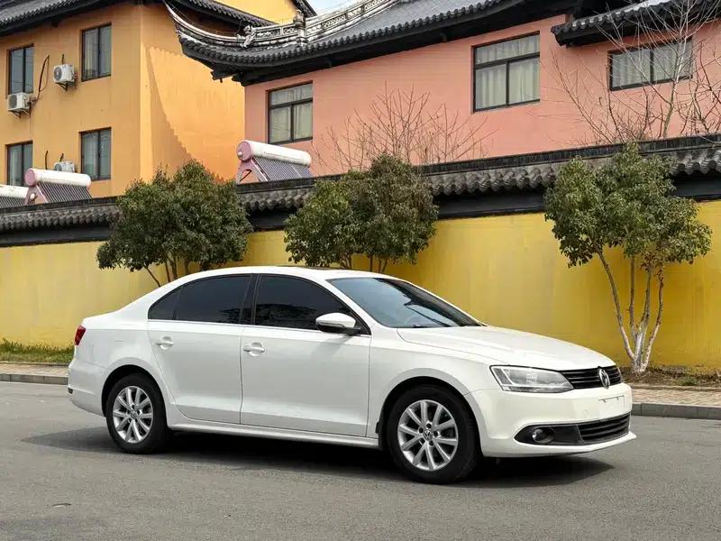 2012 Volkswagen Sagitar 1.6L Automatic Comfort Model — миниатюра 3