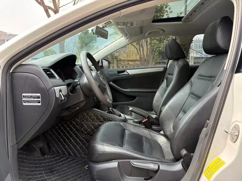 2012 Volkswagen Sagitar 1.6L Automatic Comfort Model — миниатюра 8