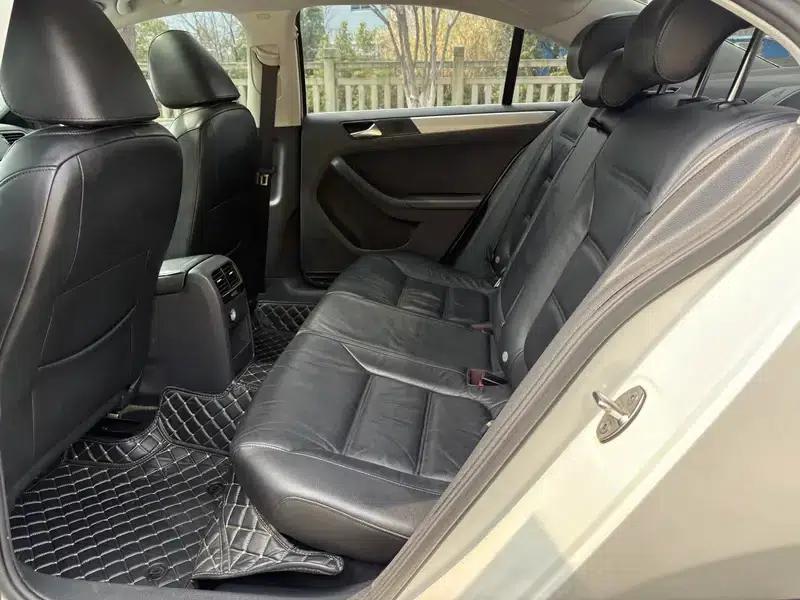 2012 Volkswagen Sagitar 1.6L Automatic Comfort Model — миниатюра 9