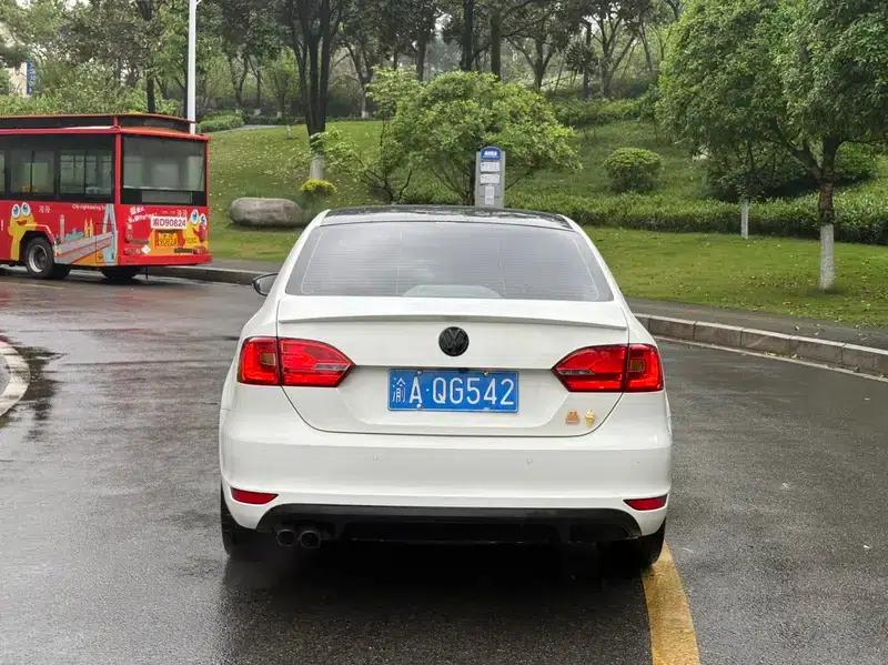 2014 Volkswagen Sagitar Facelift 1.4TSI Automatic Luxury — миниатюра 5