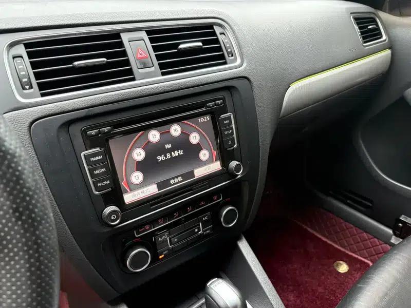 2014 Volkswagen Sagitar Facelift 1.4TSI Automatic Luxury — миниатюра 7