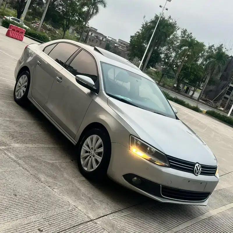 2014 Volkswagen Sagitar 1.4TSI Manual Deluxe Edition — миниатюра 3
