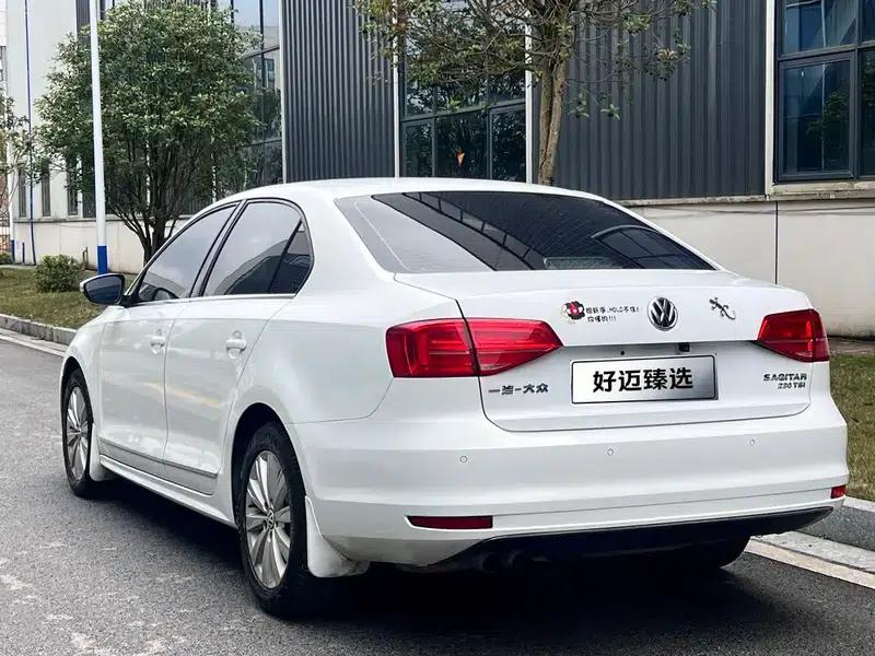 2015 Volkswagen Sagitar 230TSI Automatic Comfort Model — миниатюра 4