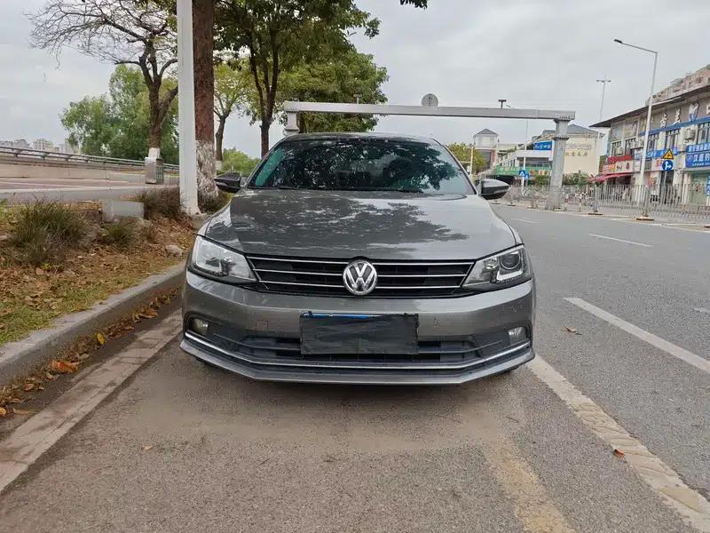 2015 Volkswagen Sagitar 230TSI Automatic Comfort Model — миниатюра 2