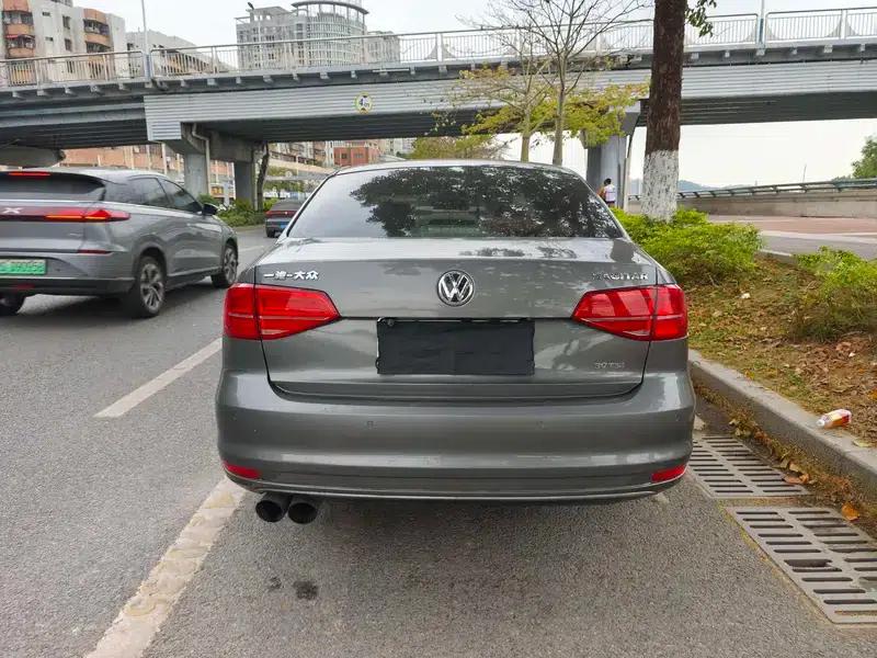 2015 Volkswagen Sagitar 230TSI Automatic Comfort Model — миниатюра 6