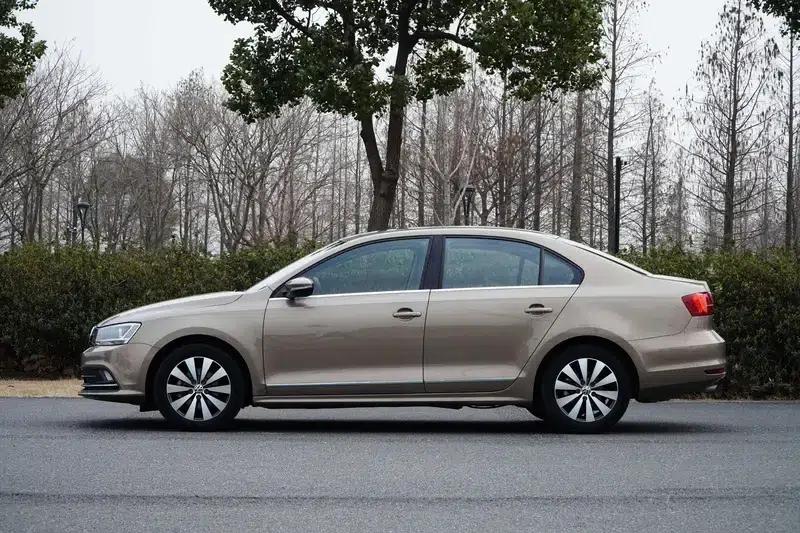 2017 Volkswagen Sagitar 230TSI Automatic Comfort Edition — миниатюра 3
