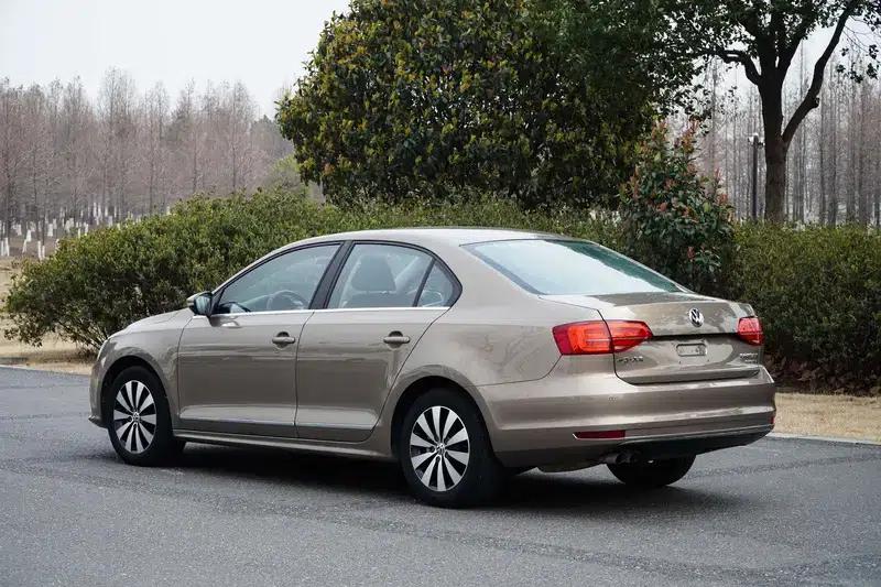 2017 Volkswagen Sagitar 230TSI Automatic Comfort Edition — миниатюра 4