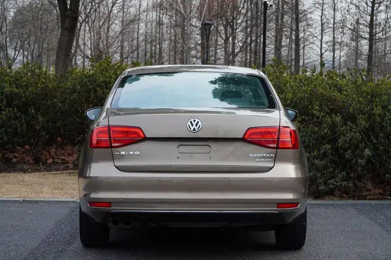 2017 Volkswagen Sagitar 230TSI Automatic Comfort Edition — миниатюра 5
