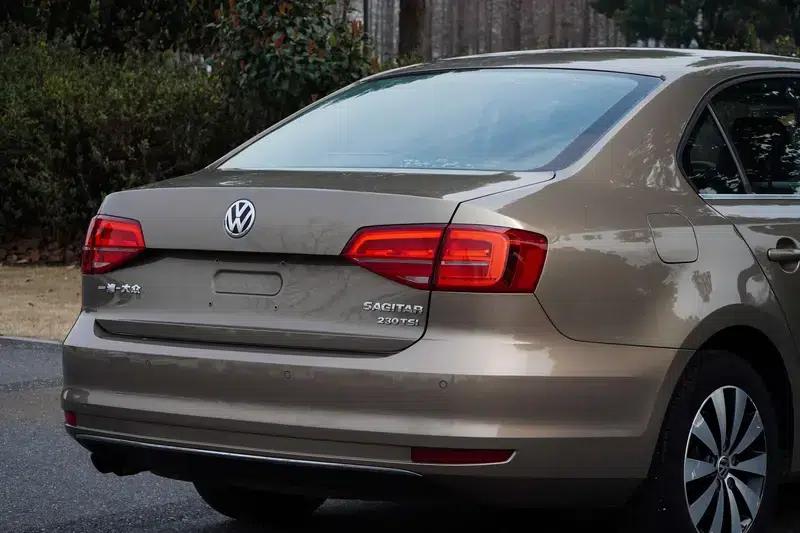 2017 Volkswagen Sagitar 230TSI Automatic Comfort Edition — миниатюра 8