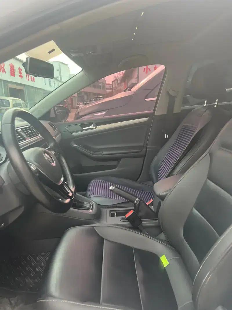 2015 Volkswagen Sagitar 230TSI Automatic Comfort Model — миниатюра 9