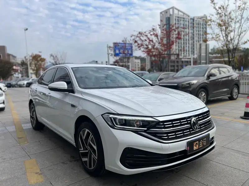2023 Volkswagen Sagitar 300TSI DSG Super Edition — миниатюра 3