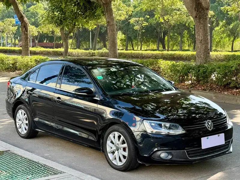 2012 Volkswagen Sagitar 1.6L Automatic Comfort Model — миниатюра 3