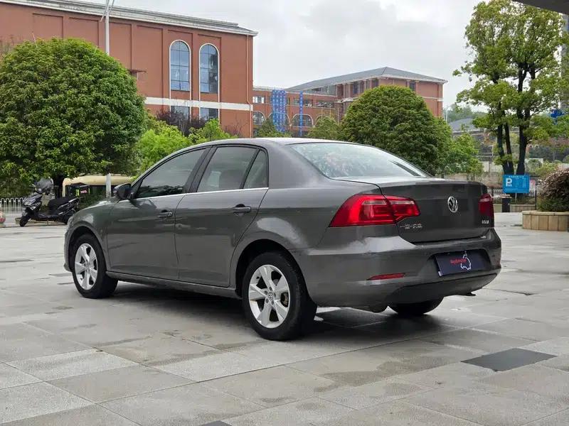 2013 Volkswagen Bora 1.6L Manual Comfort Model — миниатюра 5
