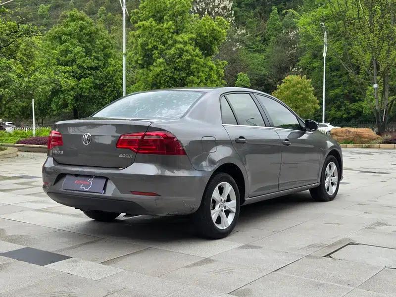 2013 Volkswagen Bora 1.6L Manual Comfort Model — миниатюра 7