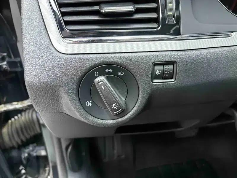 2014 Volkswagen Bora 1.6L Automatic Fashion Edition — миниатюра 28