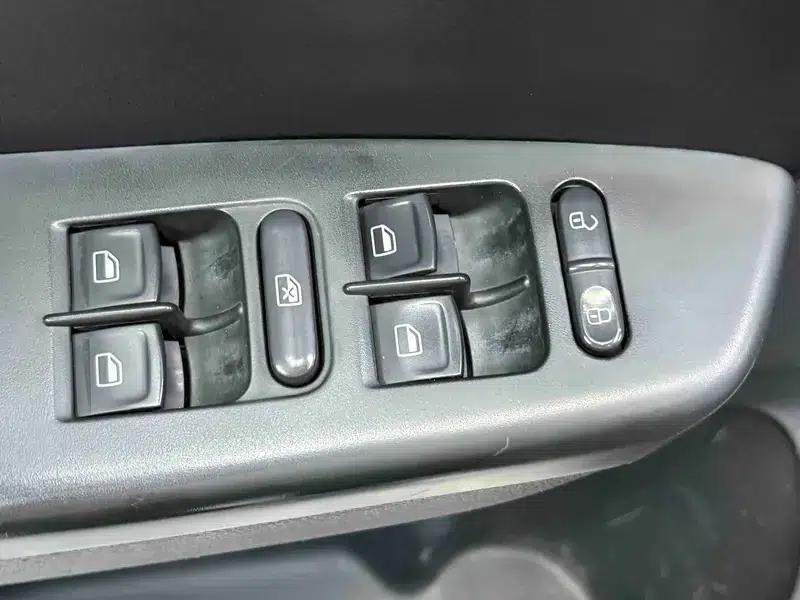 2014 Volkswagen Bora 1.6L Automatic Fashion Edition — миниатюра 32