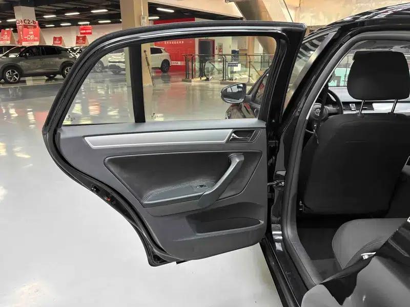 2014 Volkswagen Bora 1.6L Automatic Fashion Edition — миниатюра 33