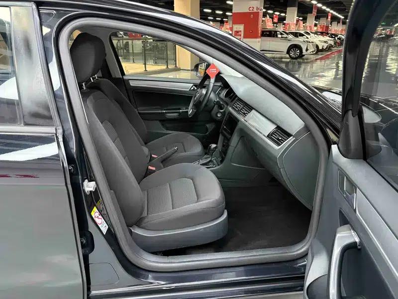 2014 Volkswagen Bora 1.6L Automatic Fashion Edition — миниатюра 36