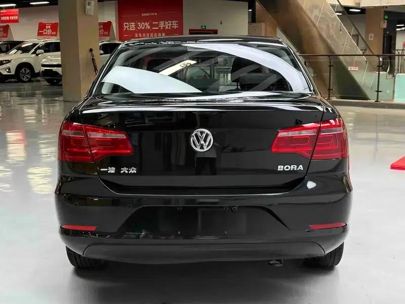 2014 Volkswagen Bora 1.6L Automatic Fashion Edition — миниатюра 6