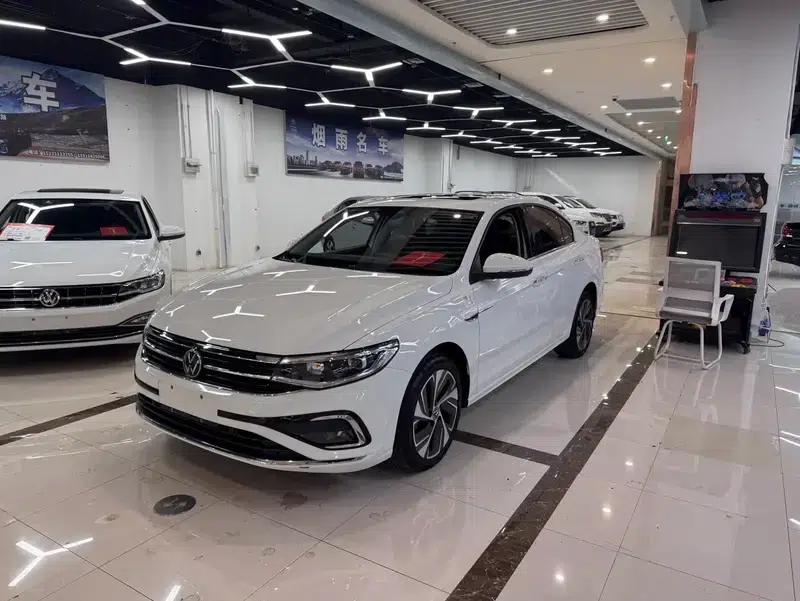 2024 Volkswagen Bora 300TSI DSG Premium Edition — миниатюра 1