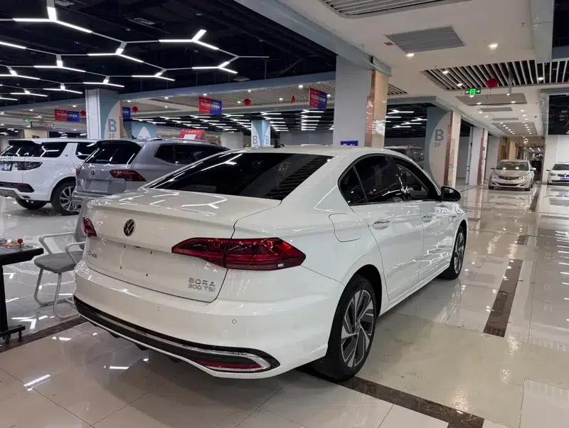 2024 Volkswagen Bora 300TSI DSG Premium Edition — миниатюра 4
