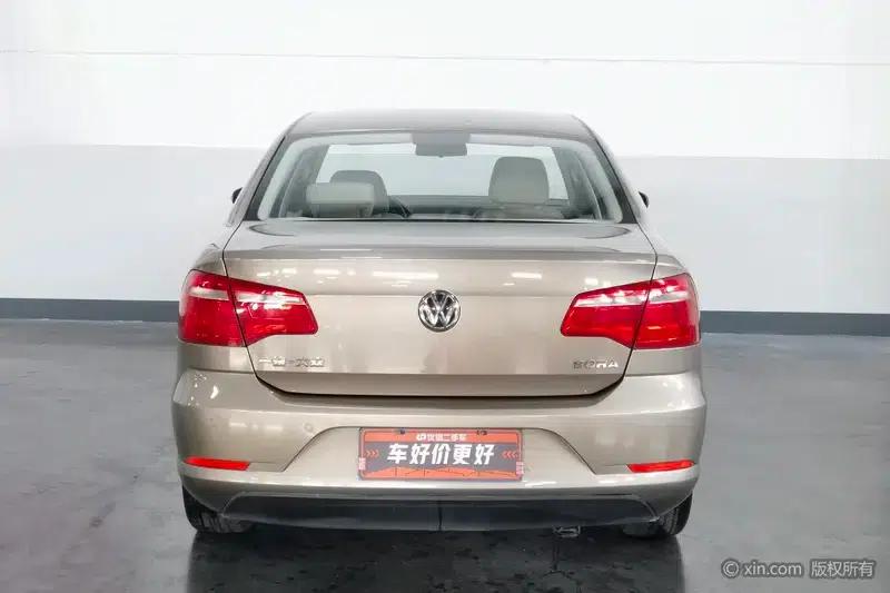 2014 Volkswagen Bora 1.6L Automatic Comfort Model — миниатюра 3