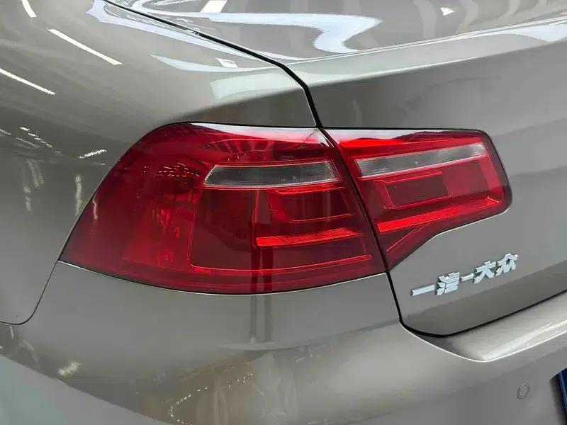 2014 Volkswagen Bora 1.6L Automatic Fashion Edition — миниатюра 13