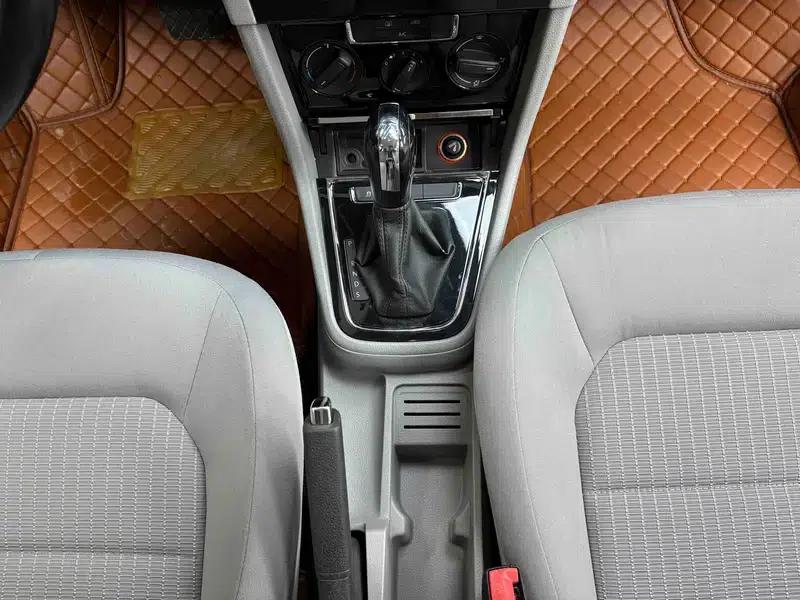 2014 Volkswagen Bora 1.6L Automatic Fashion Edition — миниатюра 29