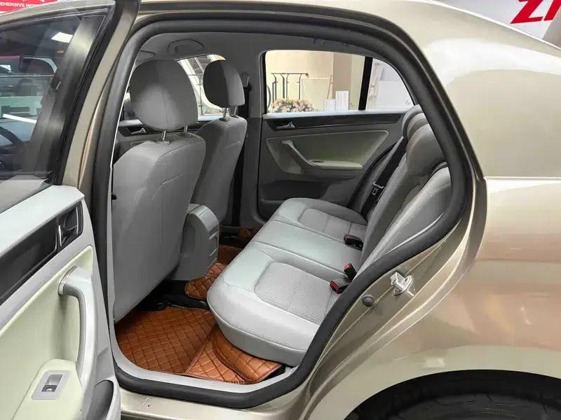 2014 Volkswagen Bora 1.6L Automatic Fashion Edition — миниатюра 32