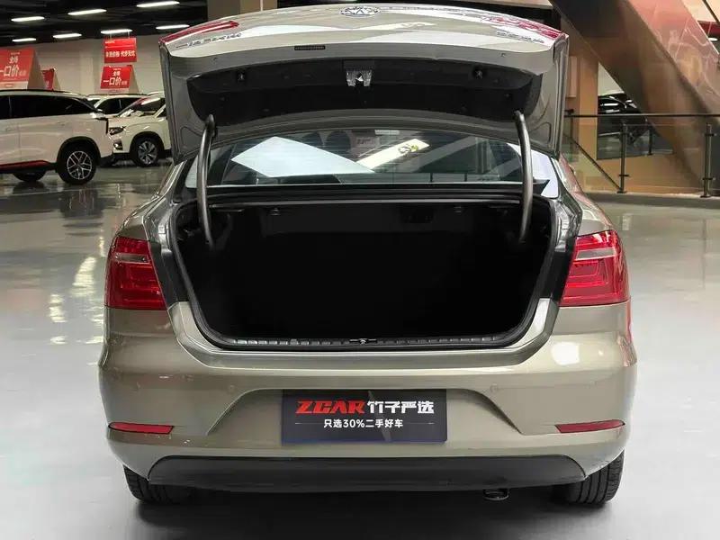 2014 Volkswagen Bora 1.6L Automatic Fashion Edition — миниатюра 38