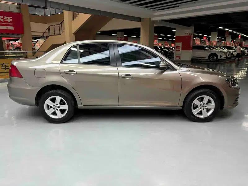 2014 Volkswagen Bora 1.6L Automatic Fashion Edition — миниатюра 8
