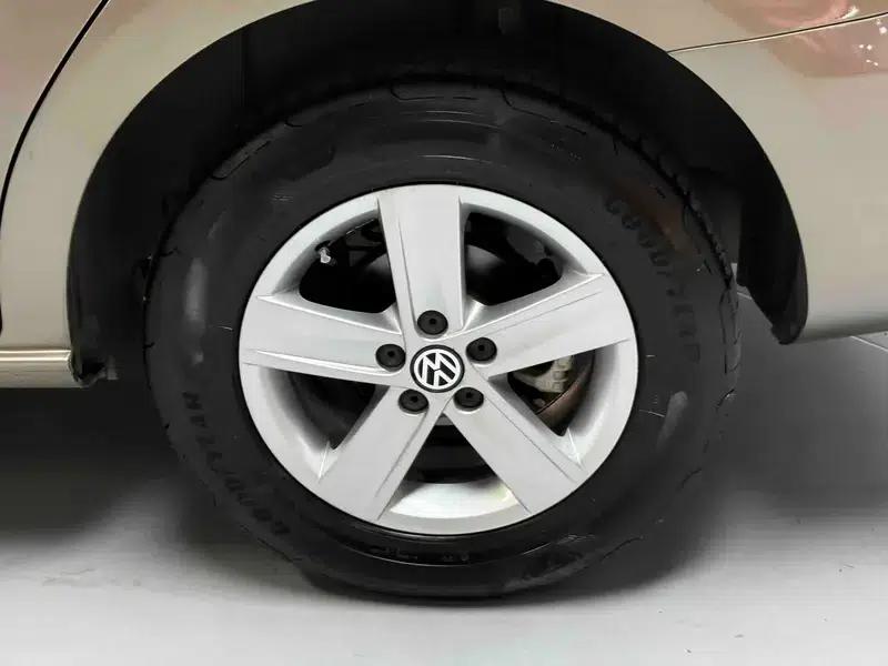 2014 Volkswagen Bora 1.6L Automatic Fashion Edition — миниатюра 9