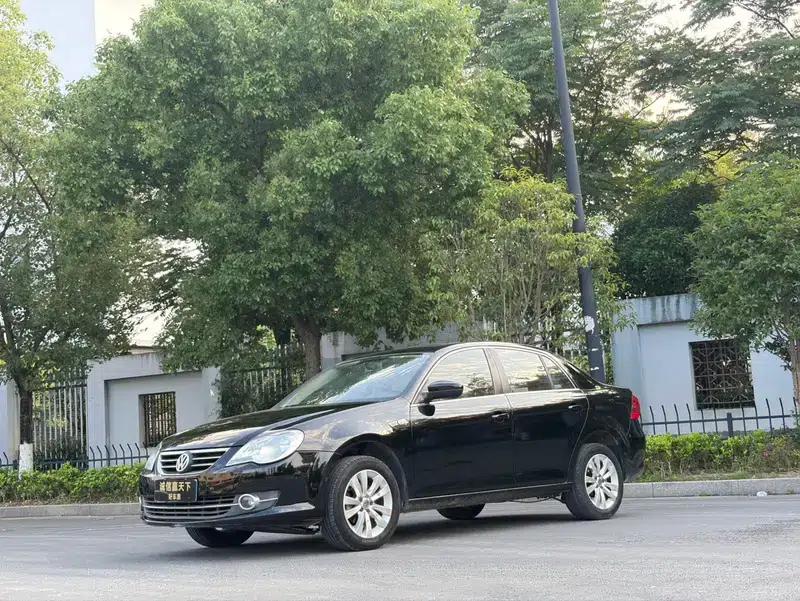 2011 Volkswagen Bora 1.4T Automatic Luxury Edition — миниатюра 1