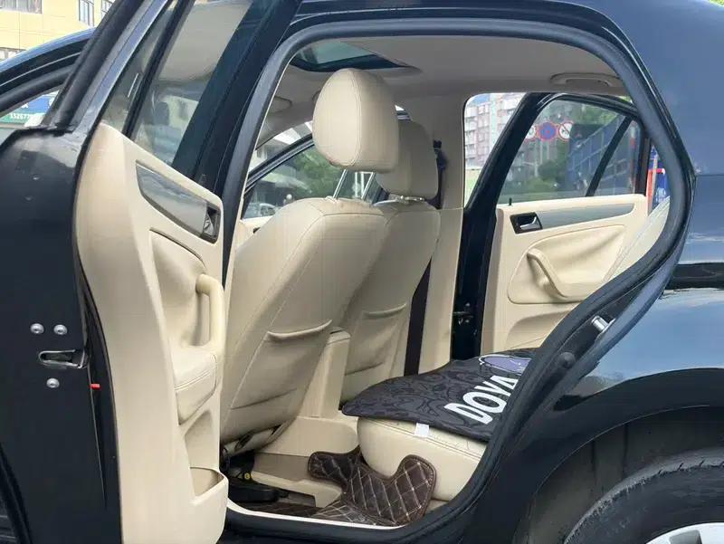 2011 Volkswagen Bora 1.4T Automatic Luxury Edition — миниатюра 13