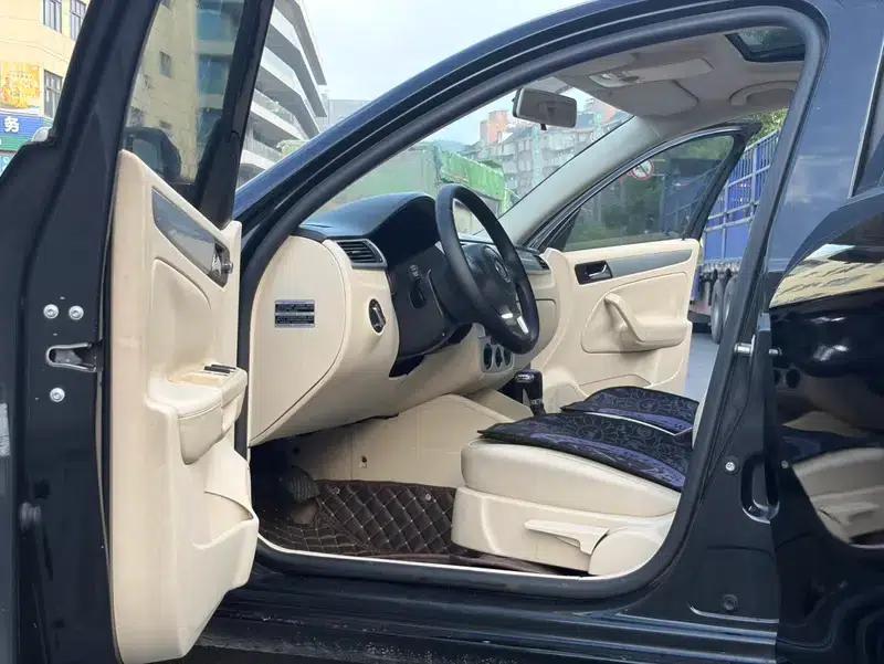 2011 Volkswagen Bora 1.4T Automatic Luxury Edition — миниатюра 15