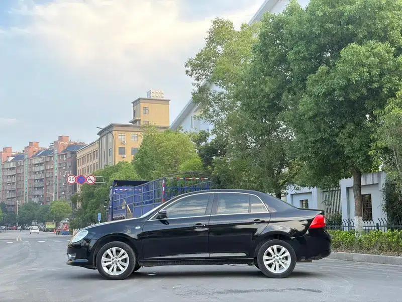2011 Volkswagen Bora 1.4T Automatic Luxury Edition — миниатюра 4