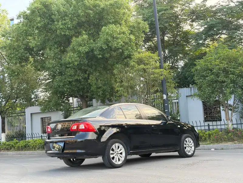 2011 Volkswagen Bora 1.4T Automatic Luxury Edition — миниатюра 7
