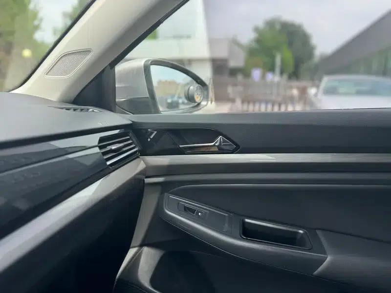 2020 Volkswagen Bora 1.5L Manual Comfort Model — миниатюра 11