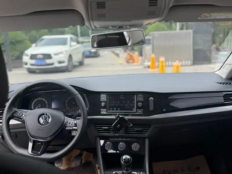 2020 Volkswagen Bora 1.5L Manual Comfort Model — миниатюра 12