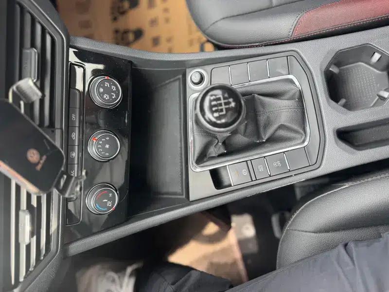 2020 Volkswagen Bora 1.5L Manual Comfort Model — миниатюра 15