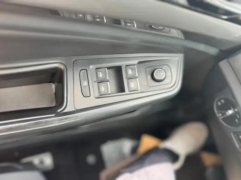 2020 Volkswagen Bora 1.5L Manual Comfort Model — миниатюра 21