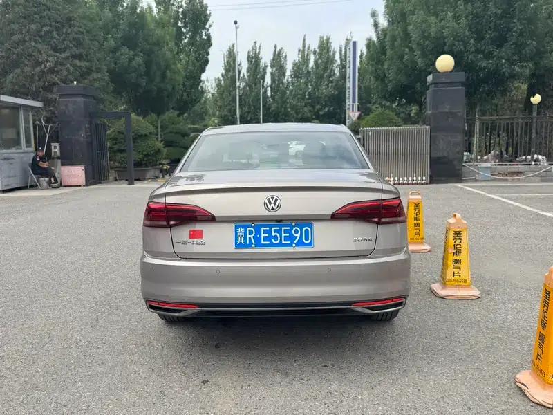 2020 Volkswagen Bora 1.5L Manual Comfort Model — миниатюра 5