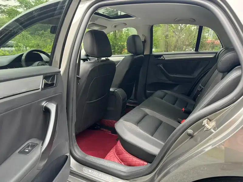 2015 Volkswagen Bora Value Edition 1.6L Manual Fashion Model — миниатюра 17
