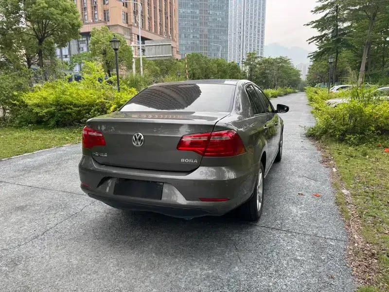 2015 Volkswagen Bora Value Edition 1.6L Manual Fashion Model — миниатюра 5