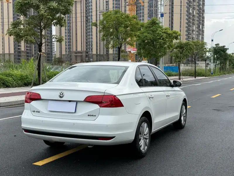 2019 Volkswagen Bora Legend 1.5L Automatic Fashion Model (China VI Emission Standard) — миниатюра 6