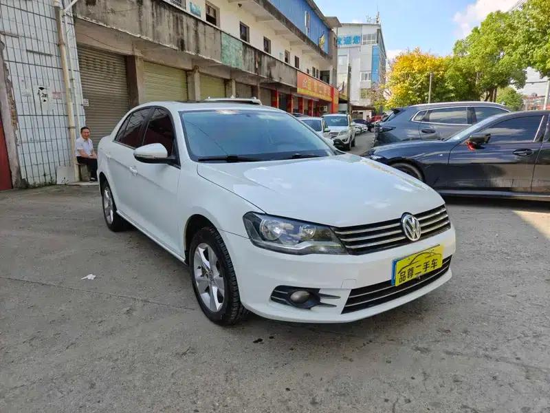 2013 Volkswagen Bora 1.6L Manual Comfort Model — миниатюра 3