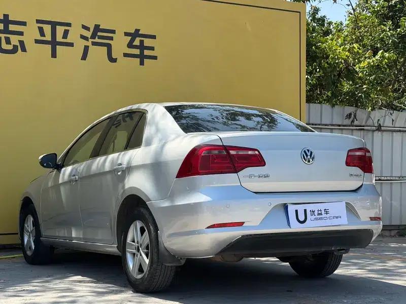 2013 Volkswagen Bora 1.6L Automatic Fashion Edition — миниатюра 4