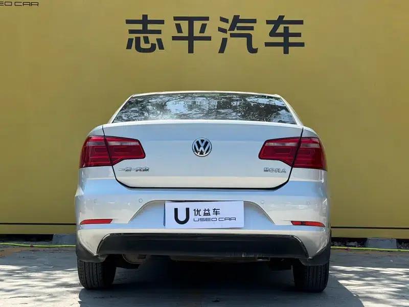 2013 Volkswagen Bora 1.6L Automatic Fashion Edition — миниатюра 5